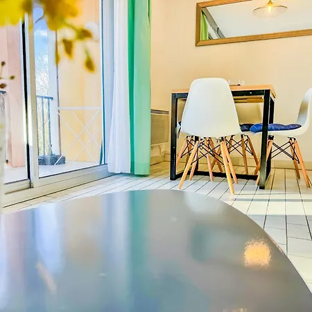 4 Personnes Piscine Ascenseur Proche Apartman *